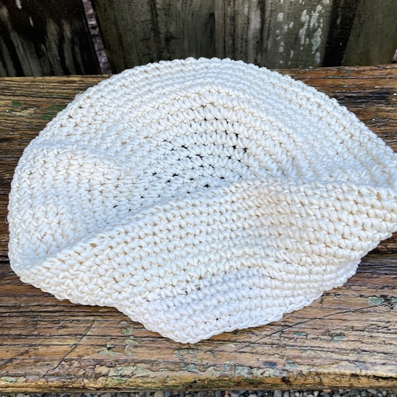 Vintage 1960’s cream knit madcaps beret style cap - Picture 2 of 7